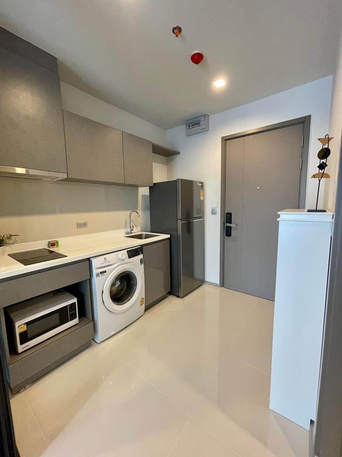 Condo for Rent at Life Asoke Hype - Image 5