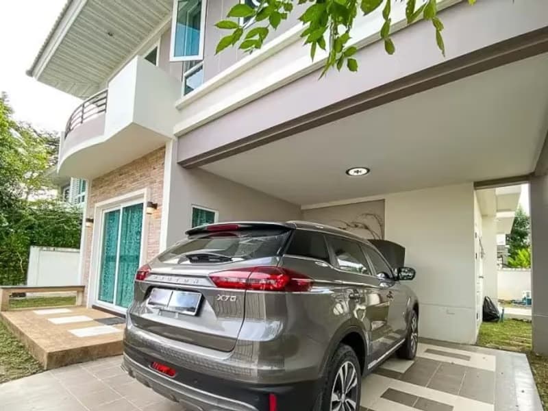 4 Bedroom House