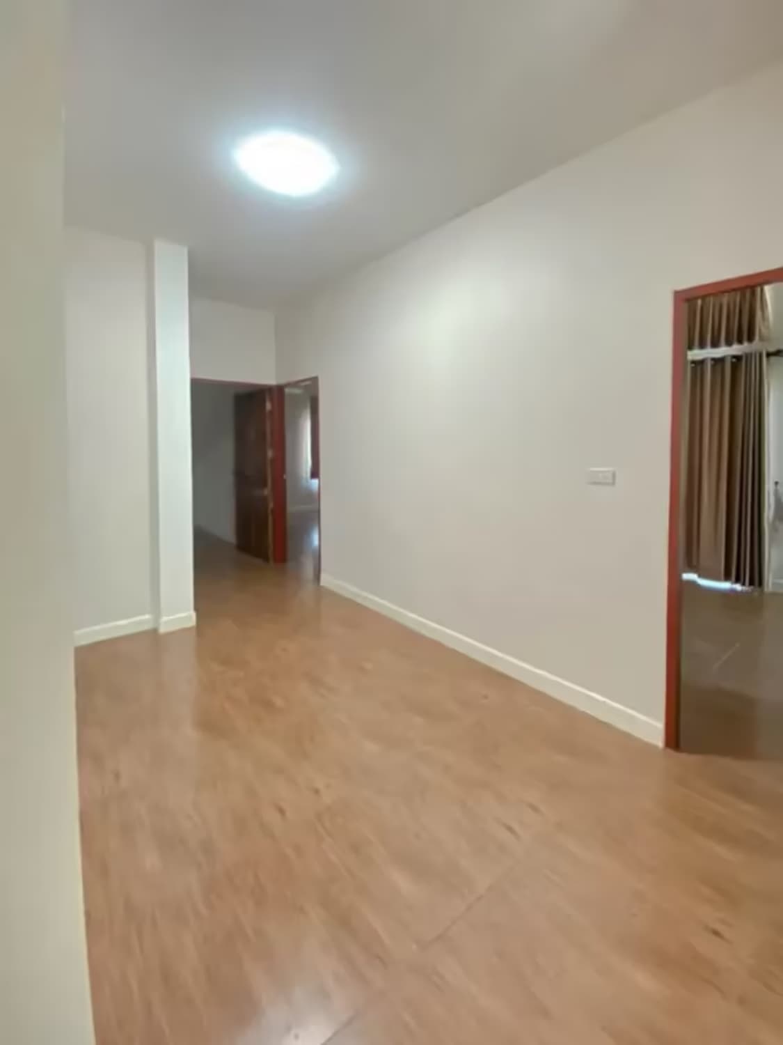 6 Bedroom House - Image 3