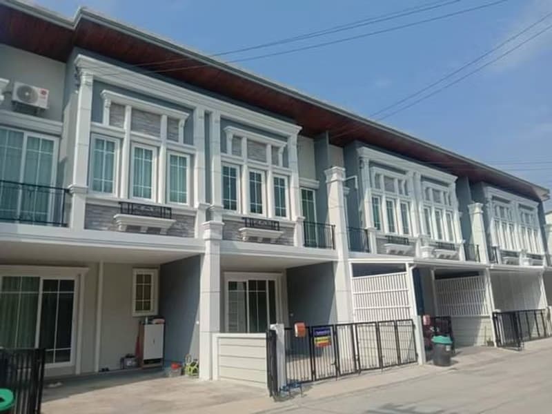3 Bed Townhouse for Rent in Mueang Chiang Mai