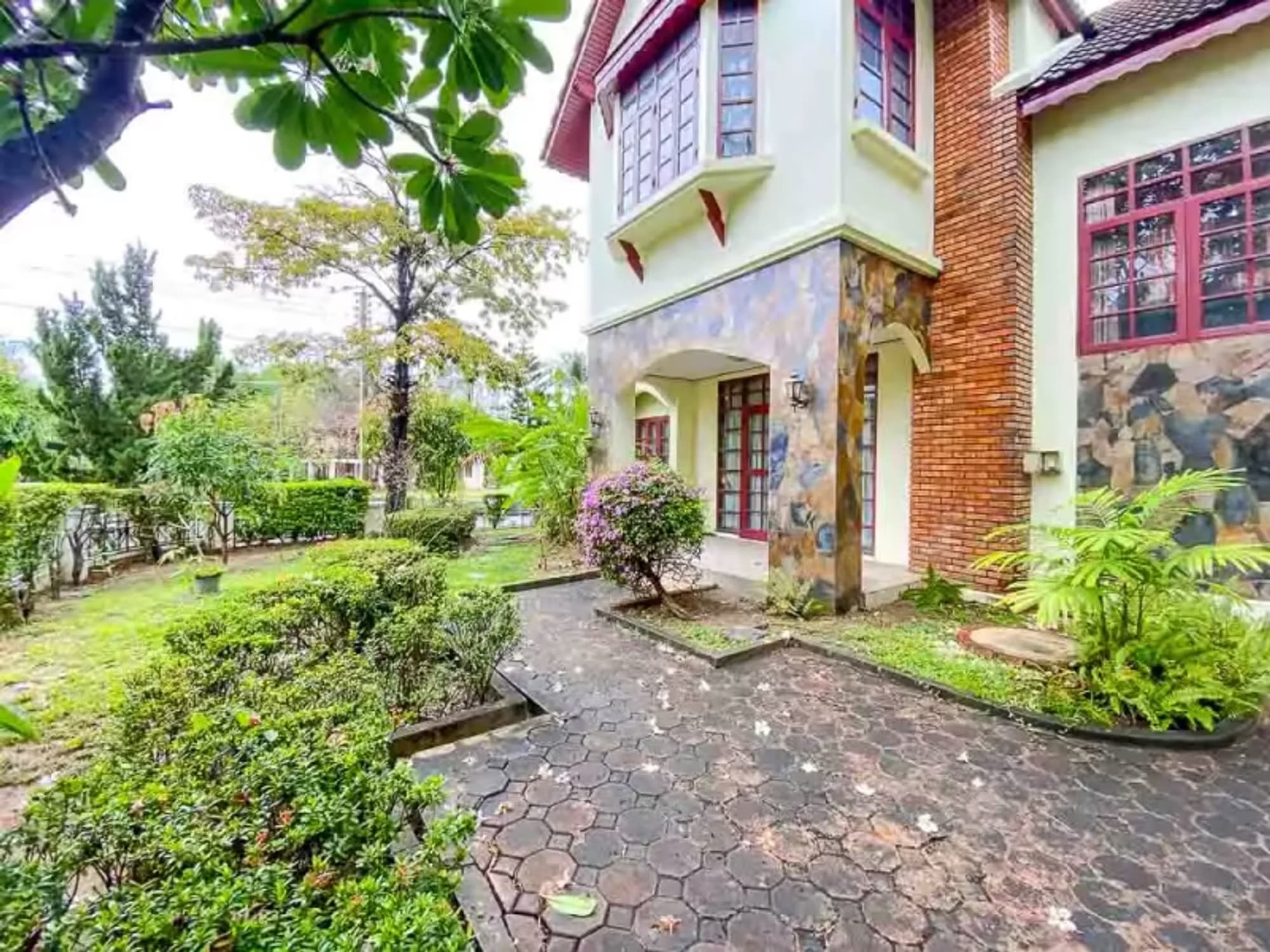 3 Bedroom House - Image 8