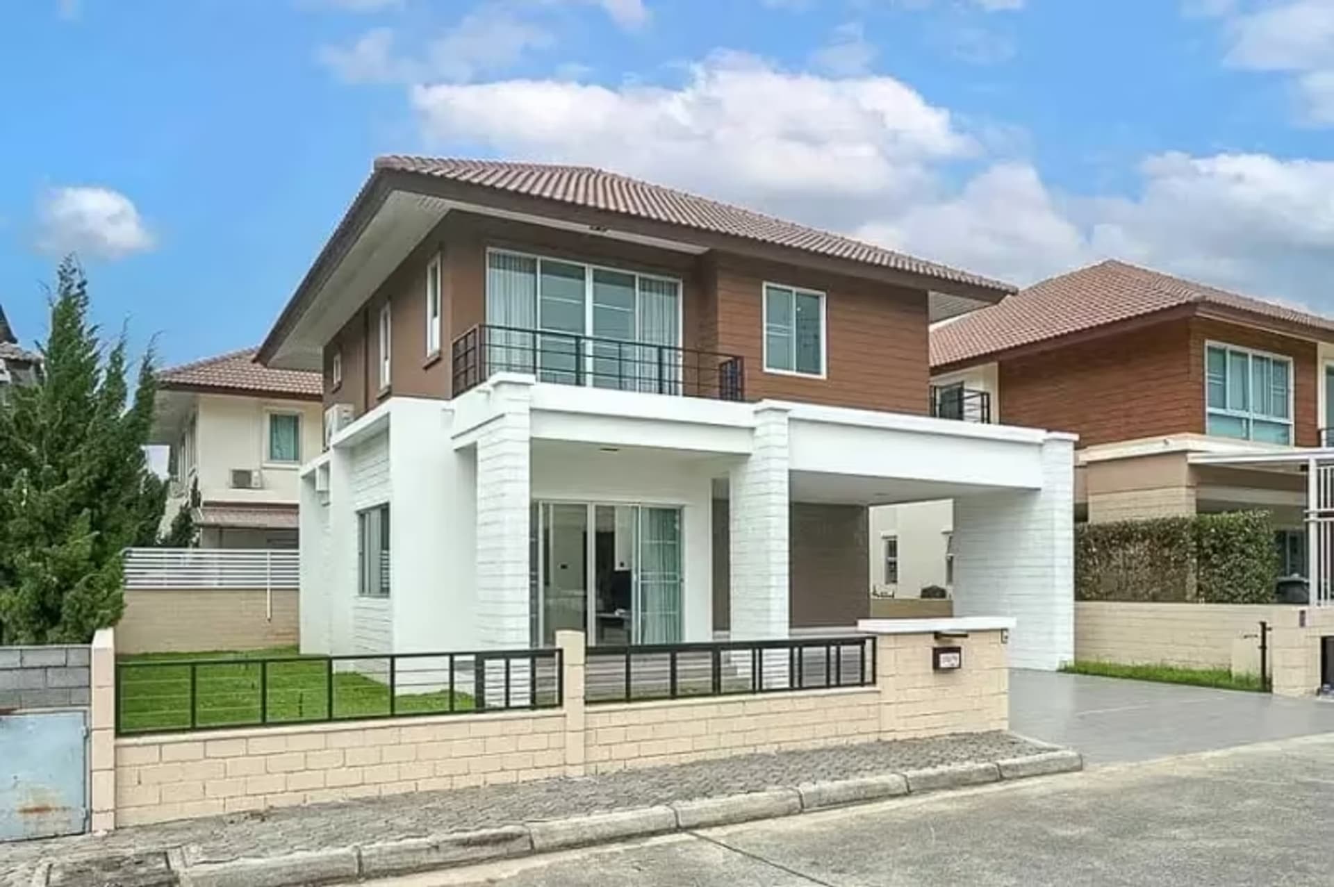 3 Bedroom House - Image 9