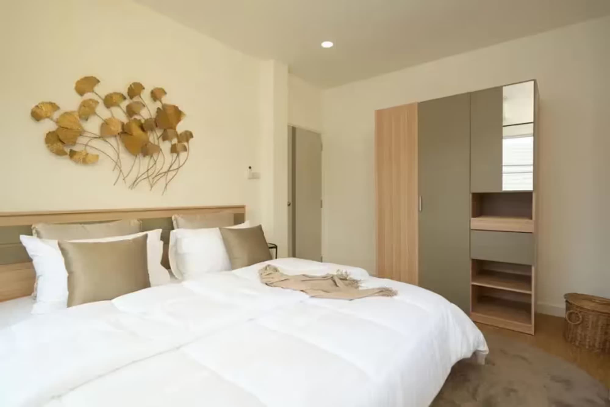 3 Bedroom House - Image 13