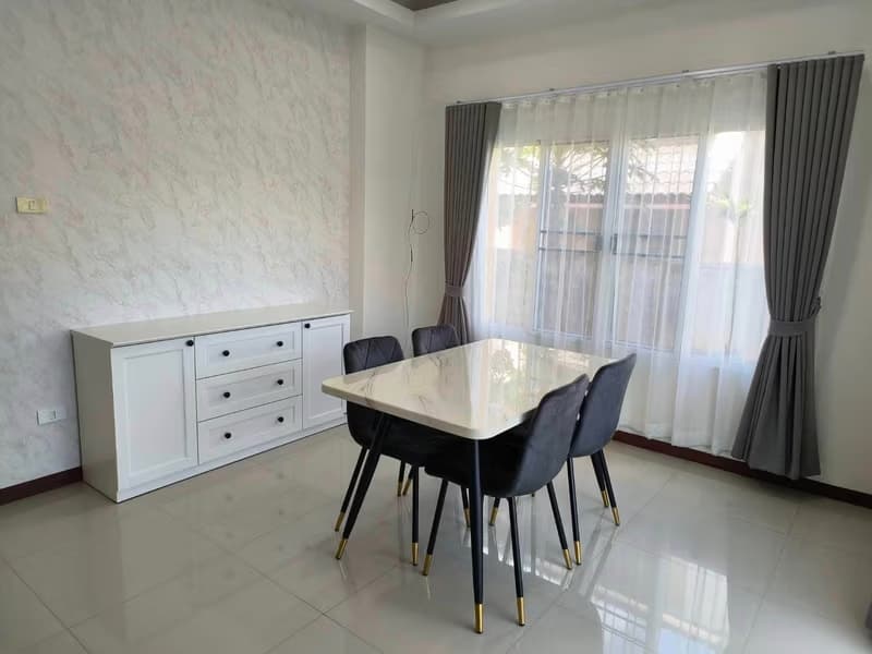 4 Bed House for Rent in Saraphi