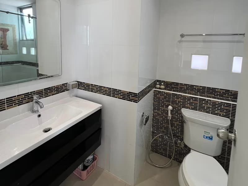2 Bed Condo for Rent in Ratchathewi