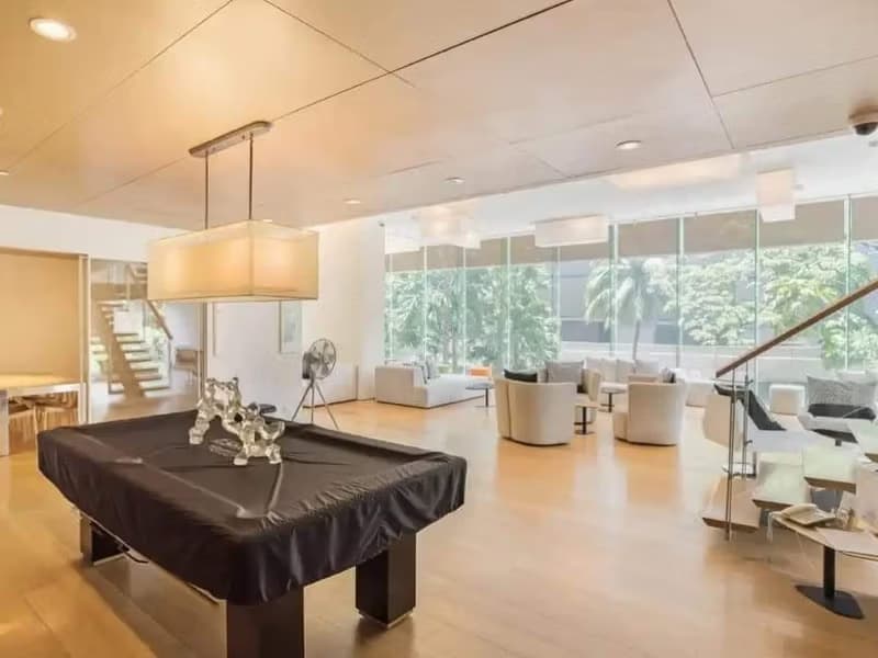 1 Bed Condo for Rent and Sale  Near Phetchaburi MRT