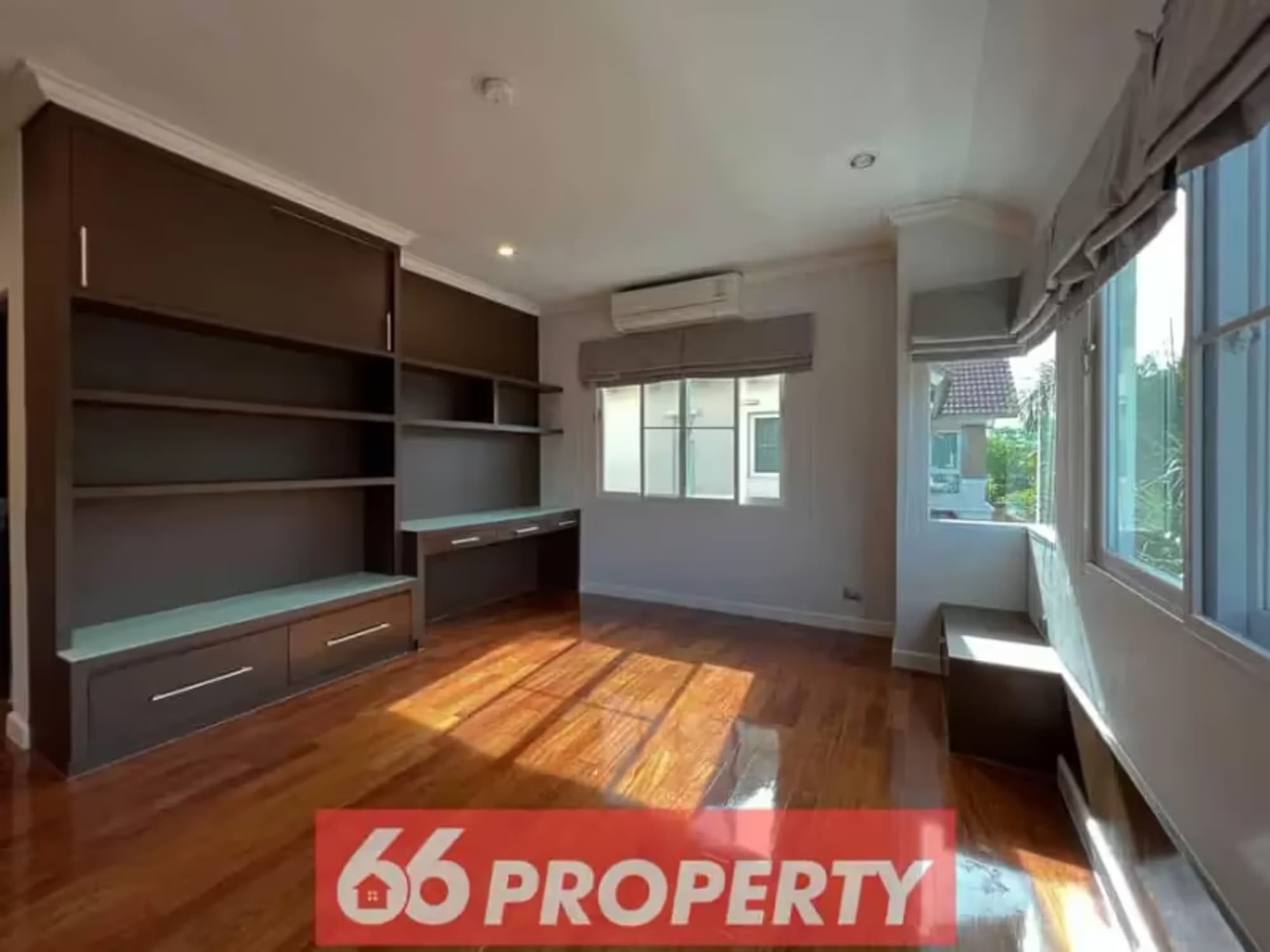 4 Bedroom House - Image 10