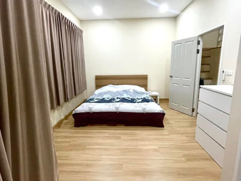 4 Bed Townhouse for Sale in Mueang Samut Prakan