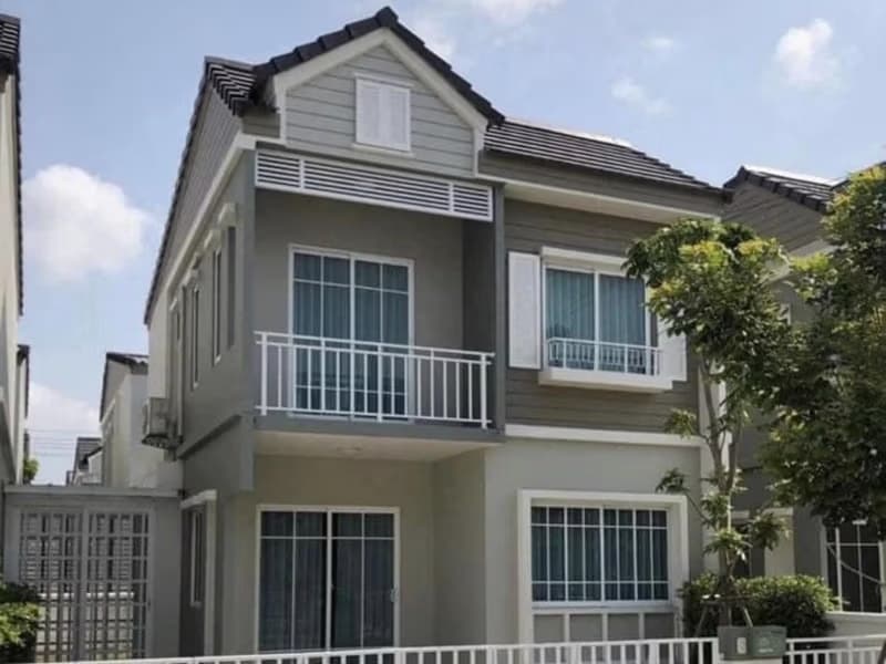 Townhouse for Rent at The Village 3 Bang Na-Wong Waen