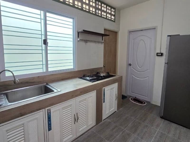 3 Bed Townhouse for Rent in Phra Khanong