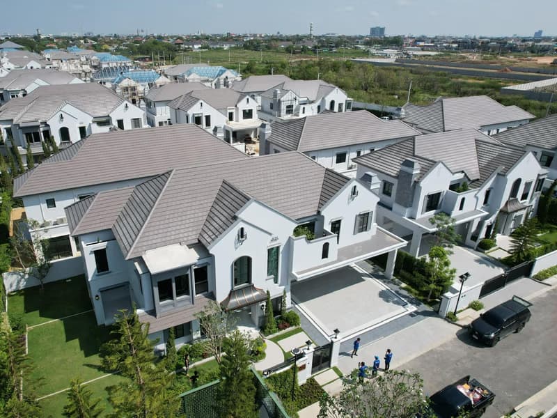 5 Bed House for Rent and Sale in Saphan Sung