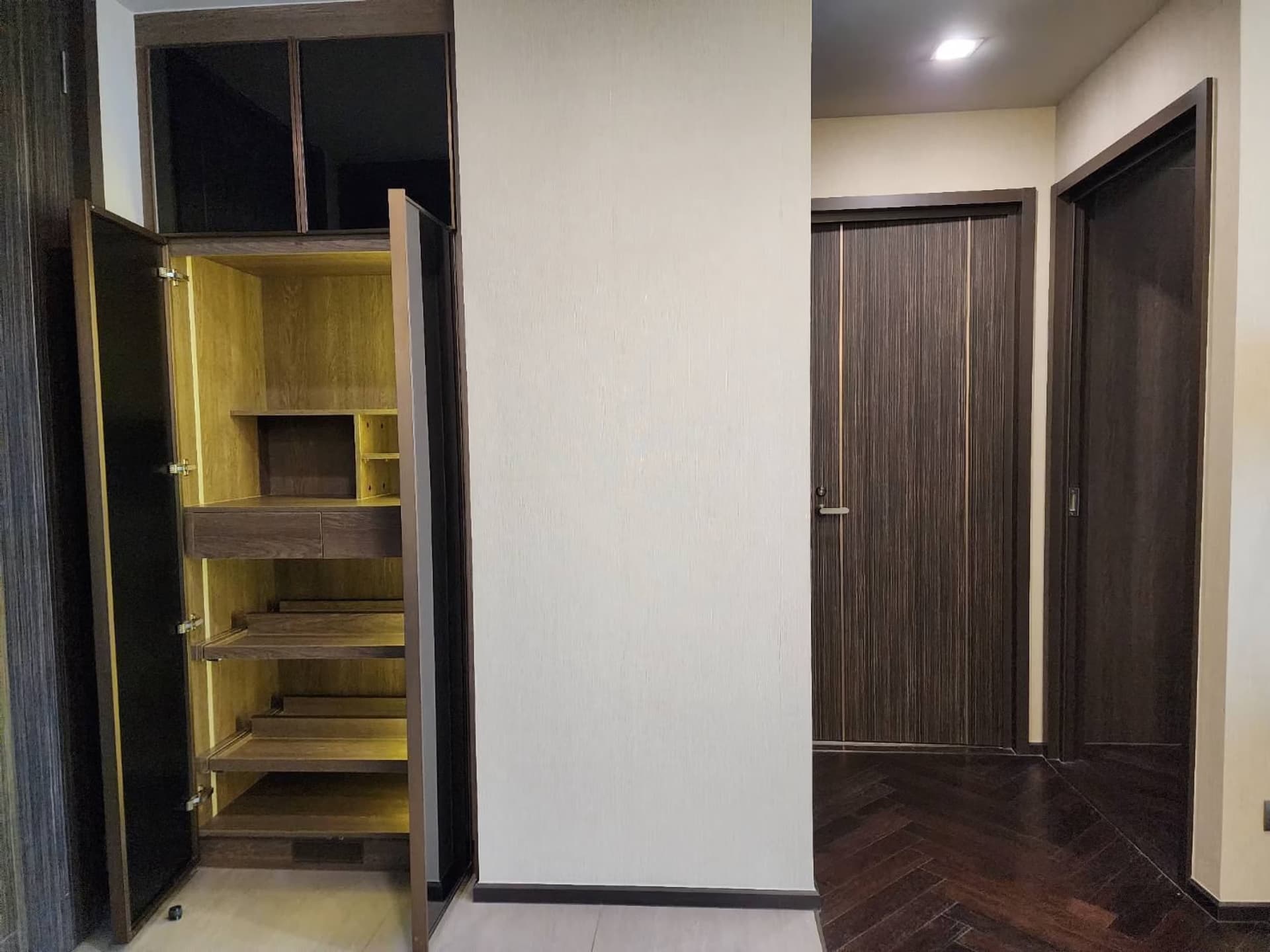 2 Bed Condo for Rent and Sale in Phaya Thai - Image 18