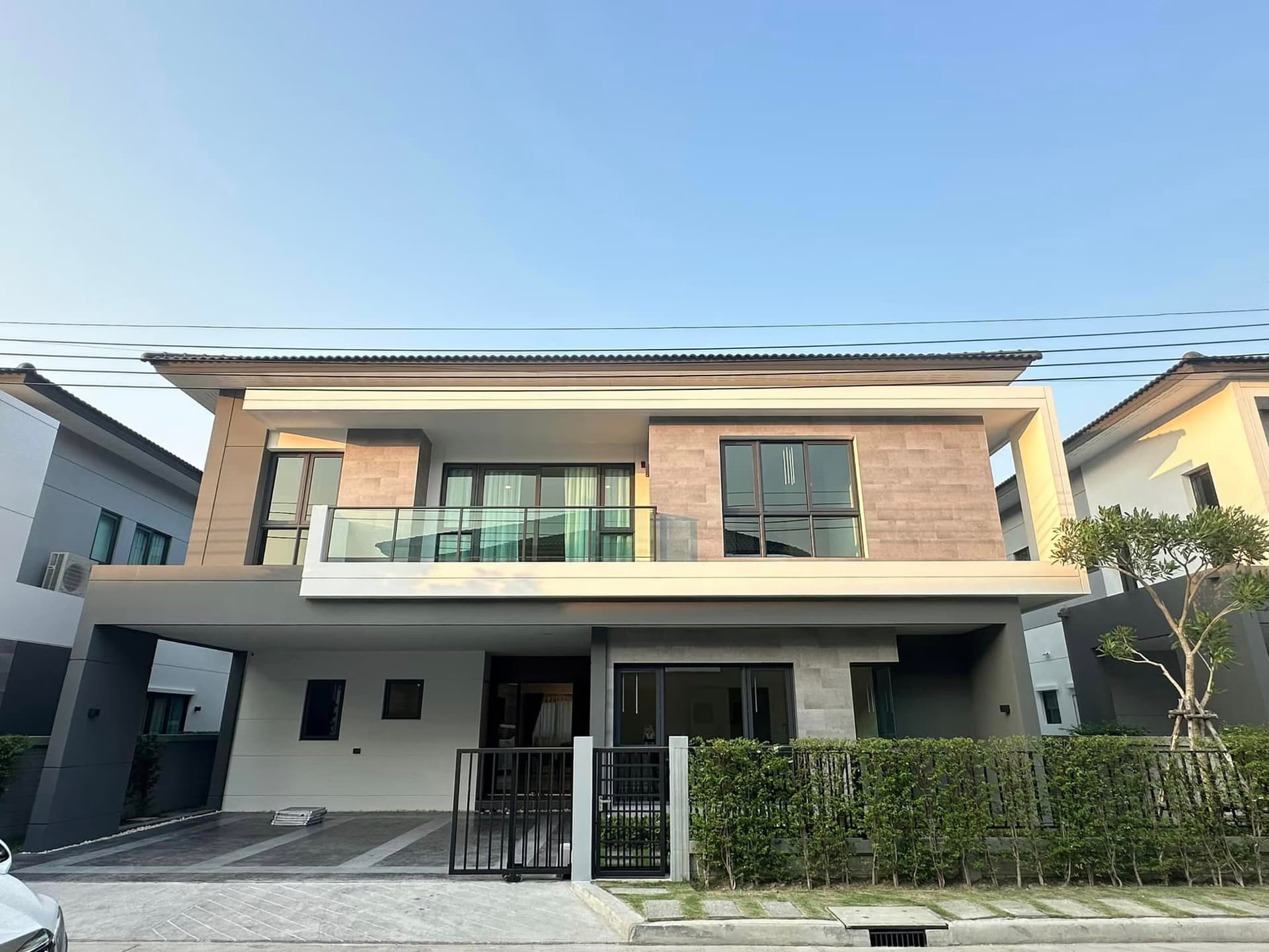  - Image 1
