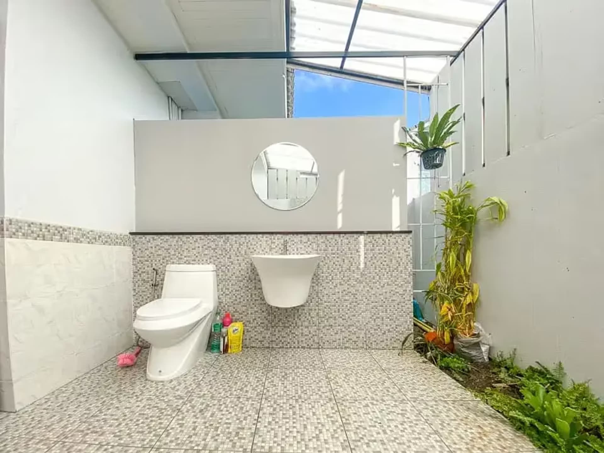 4 Bedroom House - Image 35