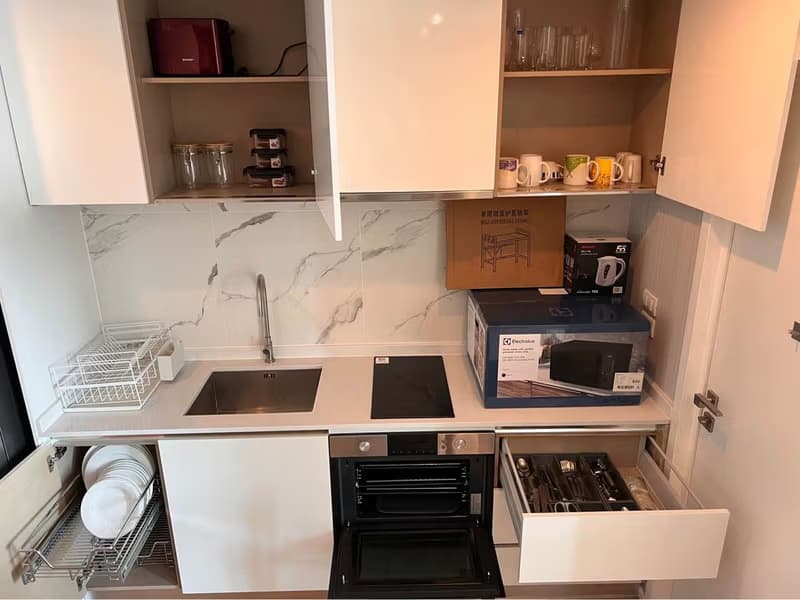 Condo for Rent at The Room Sukhumvit 21