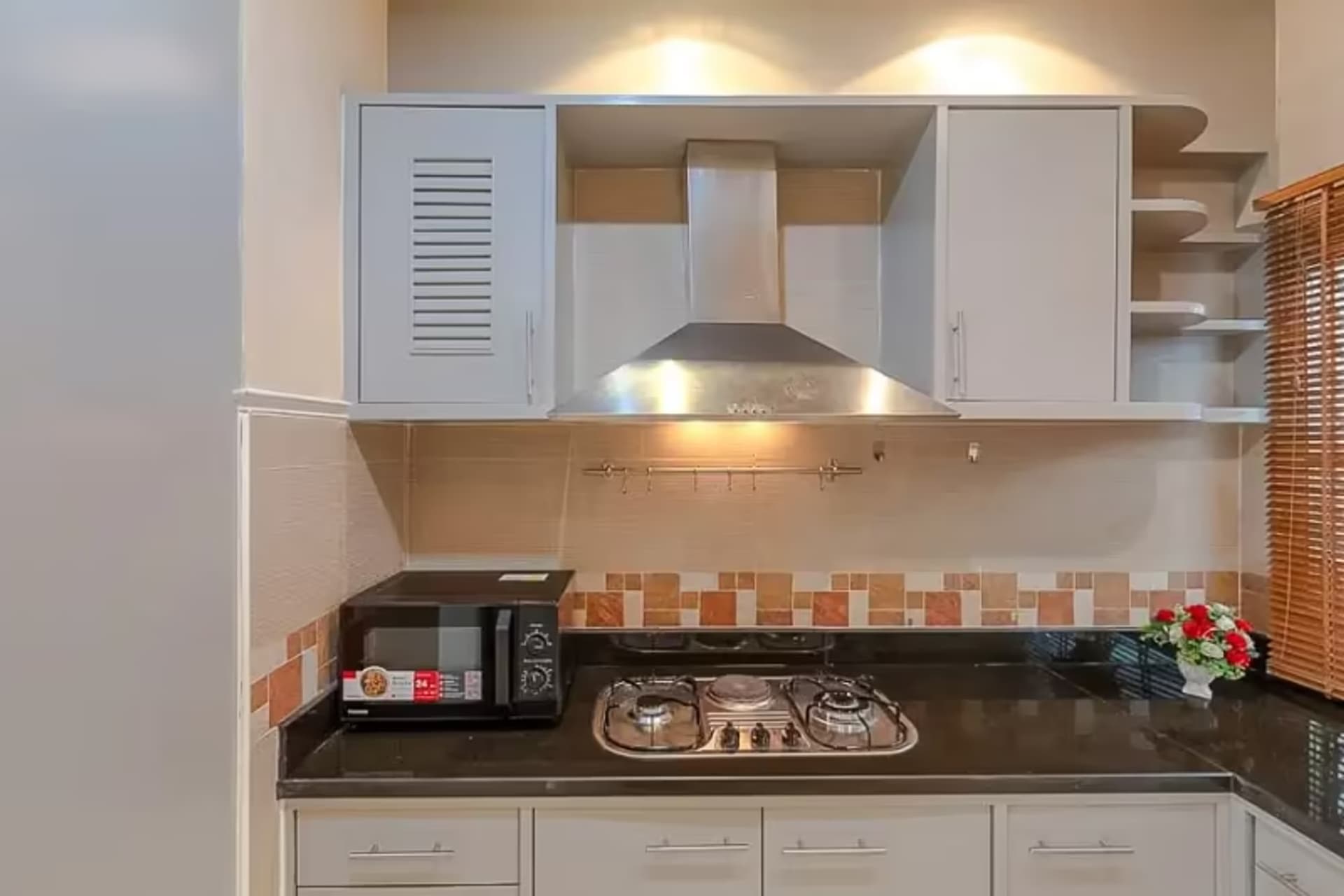 5 Bedroom House - Image 14