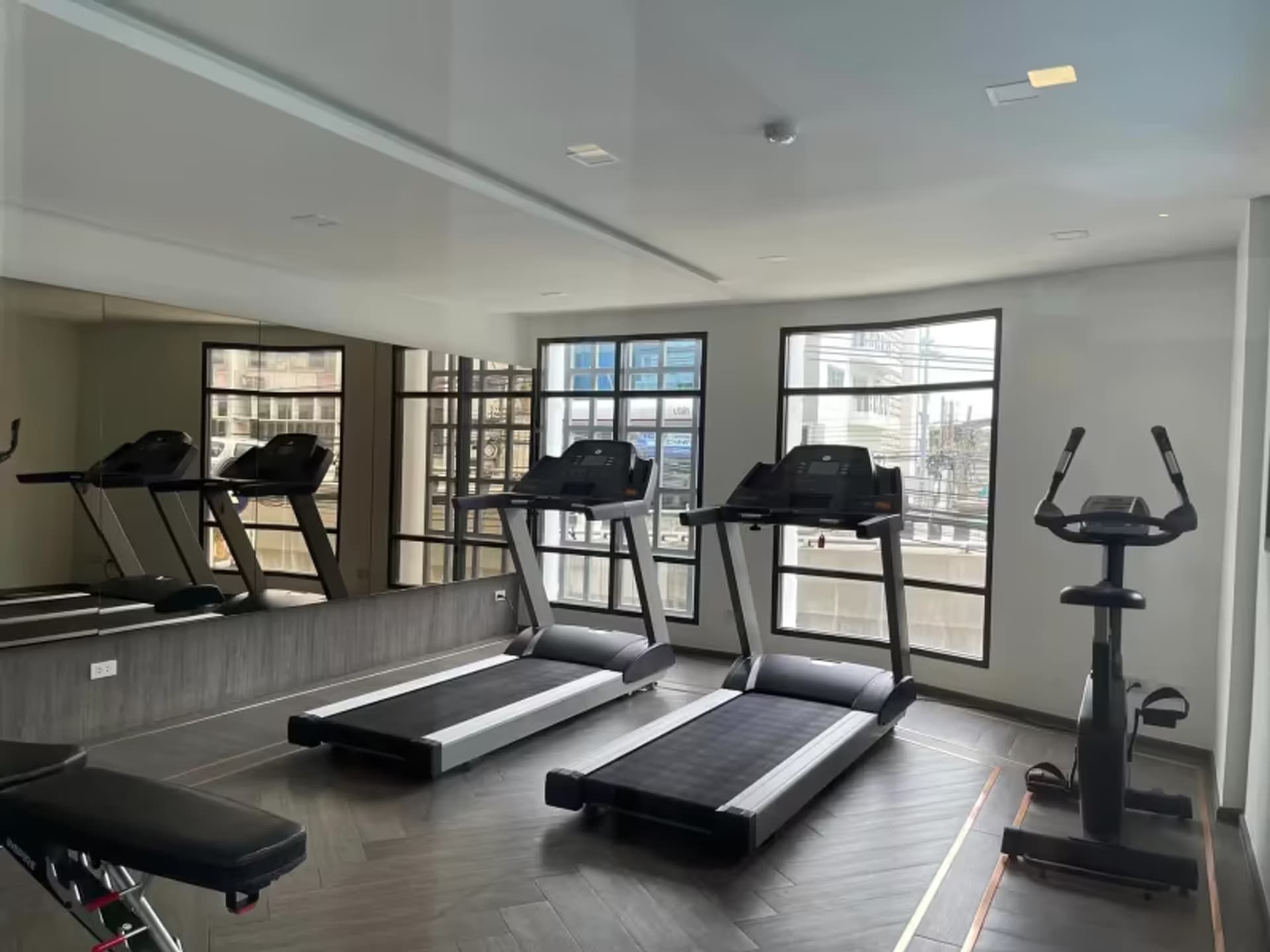 1 Bedroom Condo - Image 1
