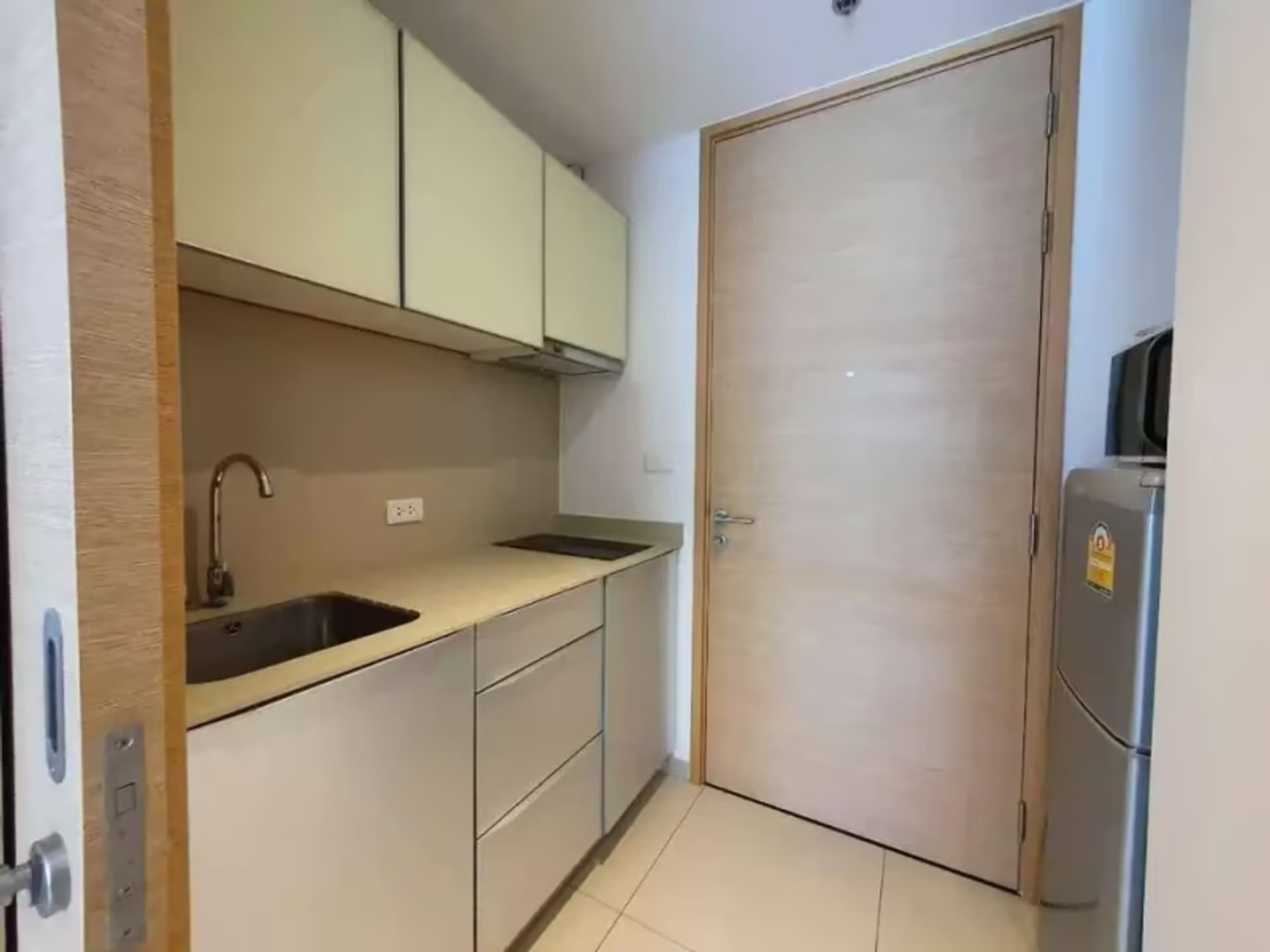 Studio for Rent in Watthana - Image 4
