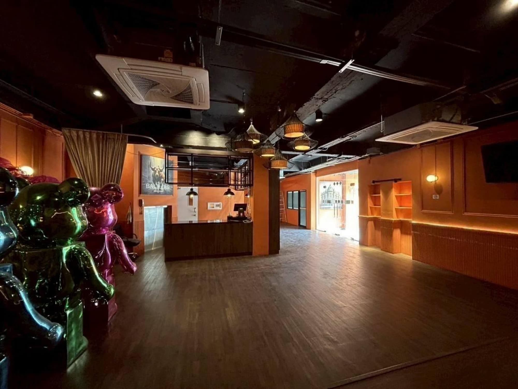 3 Bed Commercial for Rent in Khlong Toei - Image 11