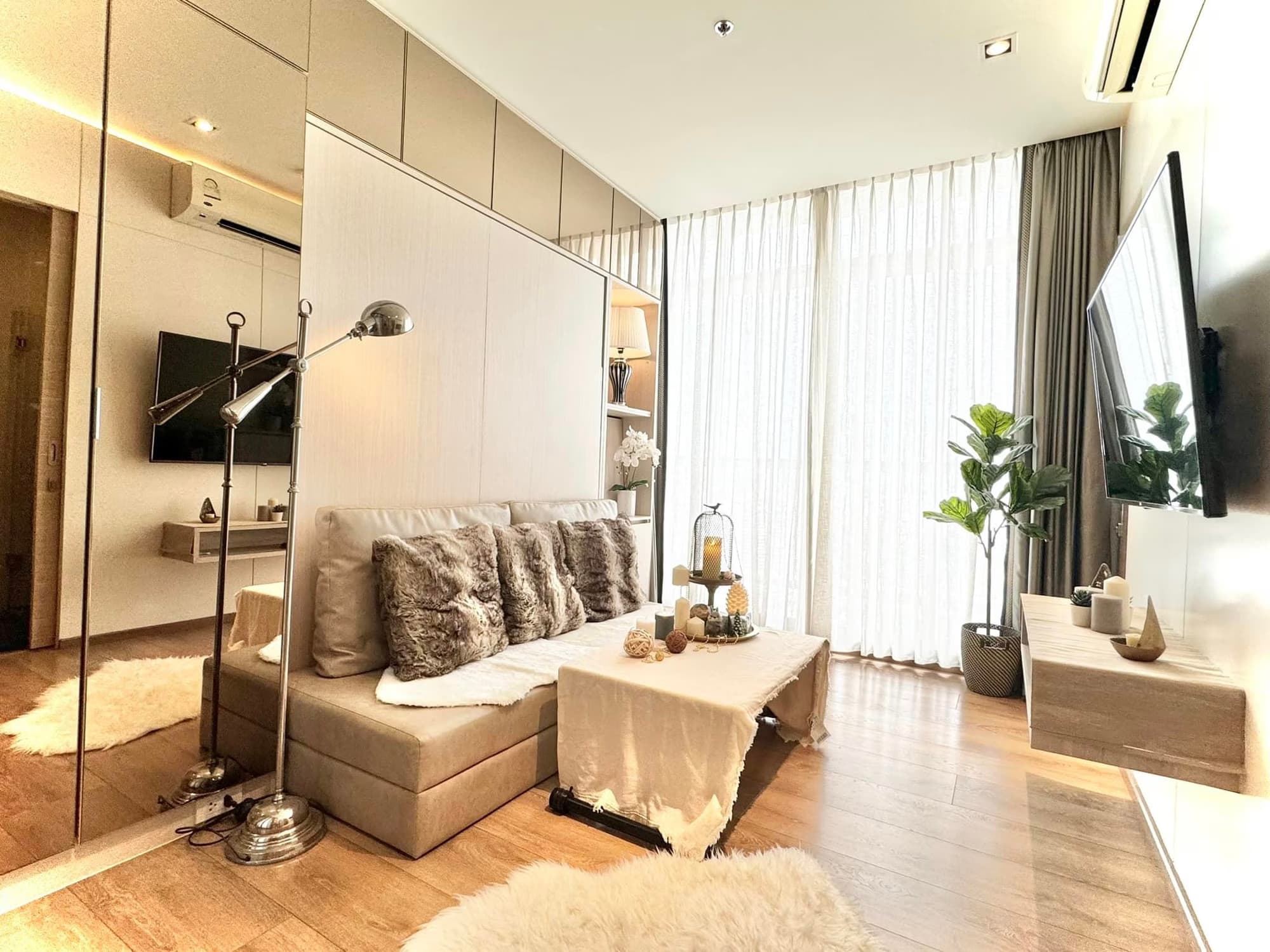 2 Bed Condo for Rent and Sale in Khlong Toei - Image 1