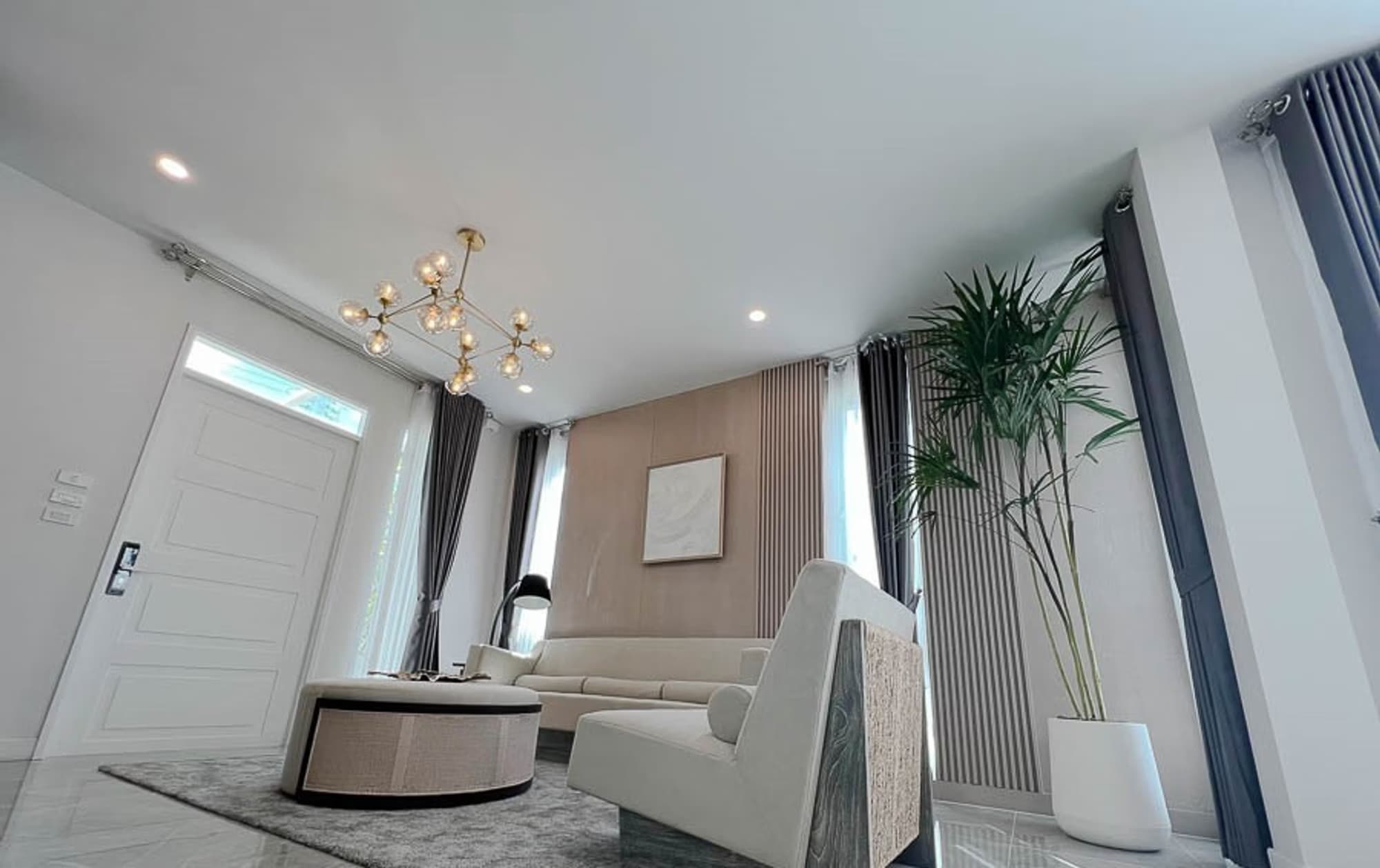 5 Bedroom House - Image 19