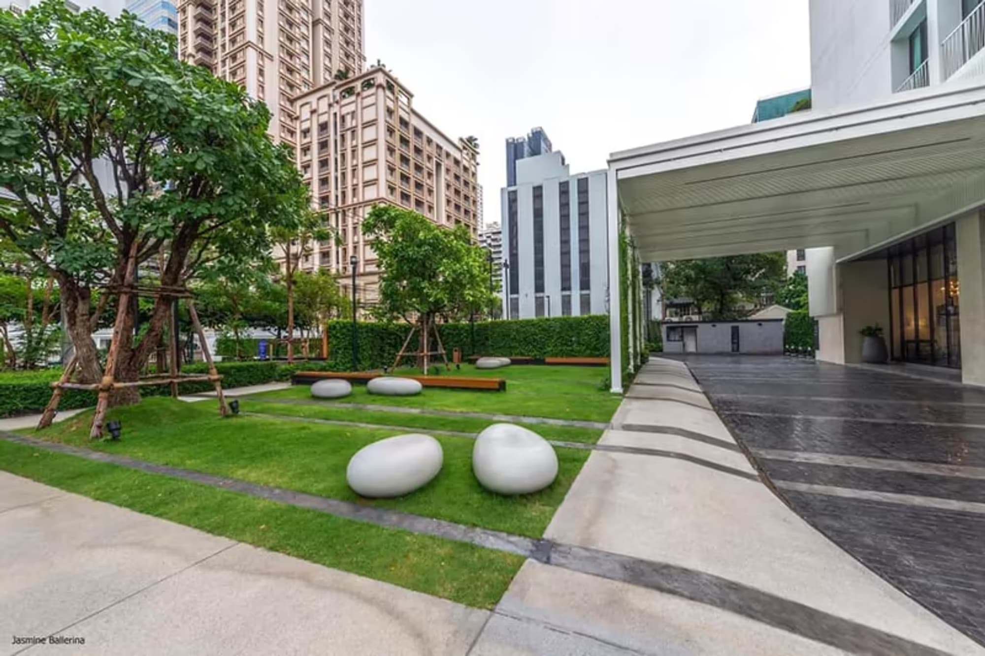 Condo for Rent at Noble Recole - Image 12