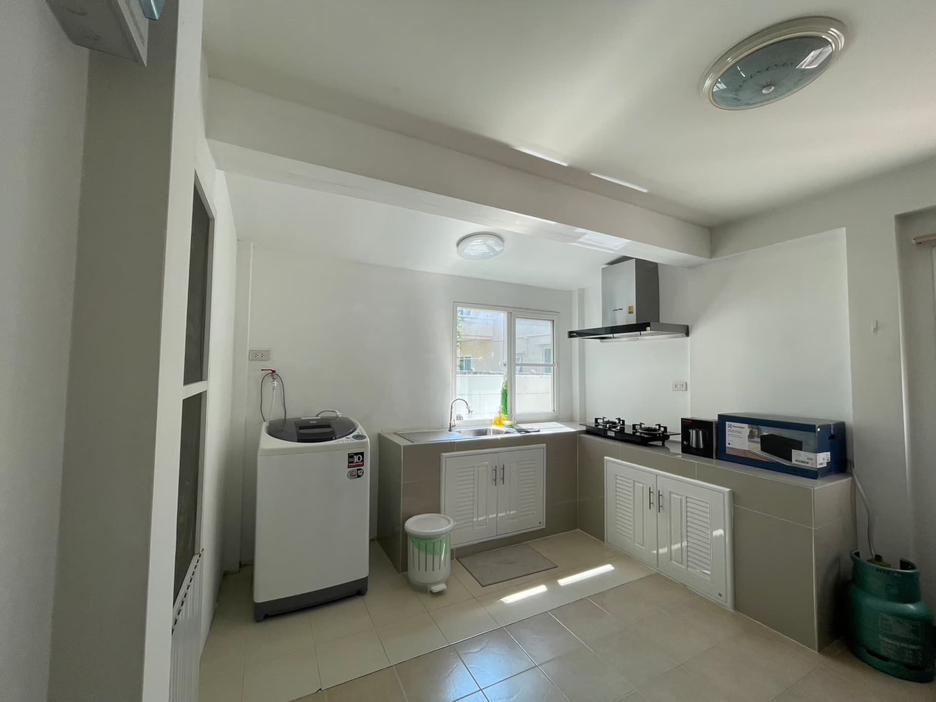 3 Bedroom House - Image 4