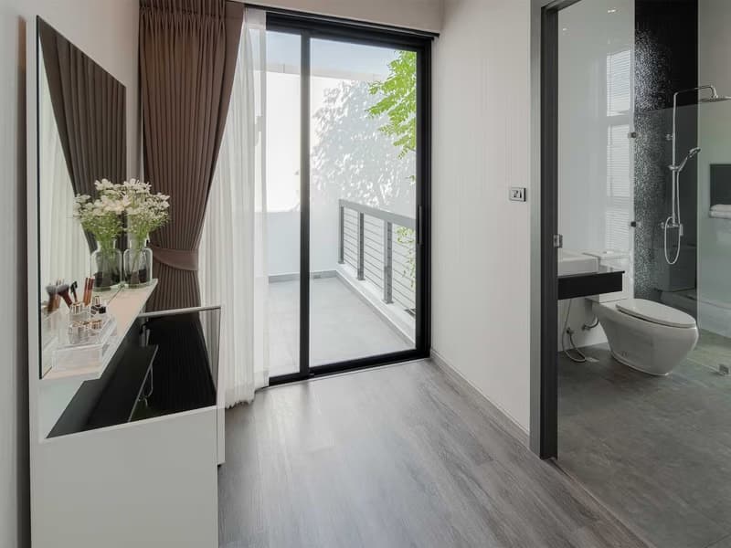 Modern Pool Villa for Sale in San Phak Wan