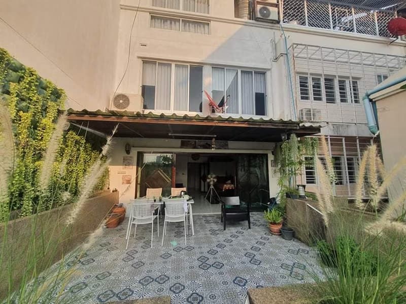 4 Bed Townhouse for Rent and Sale in Bang Kho Laem