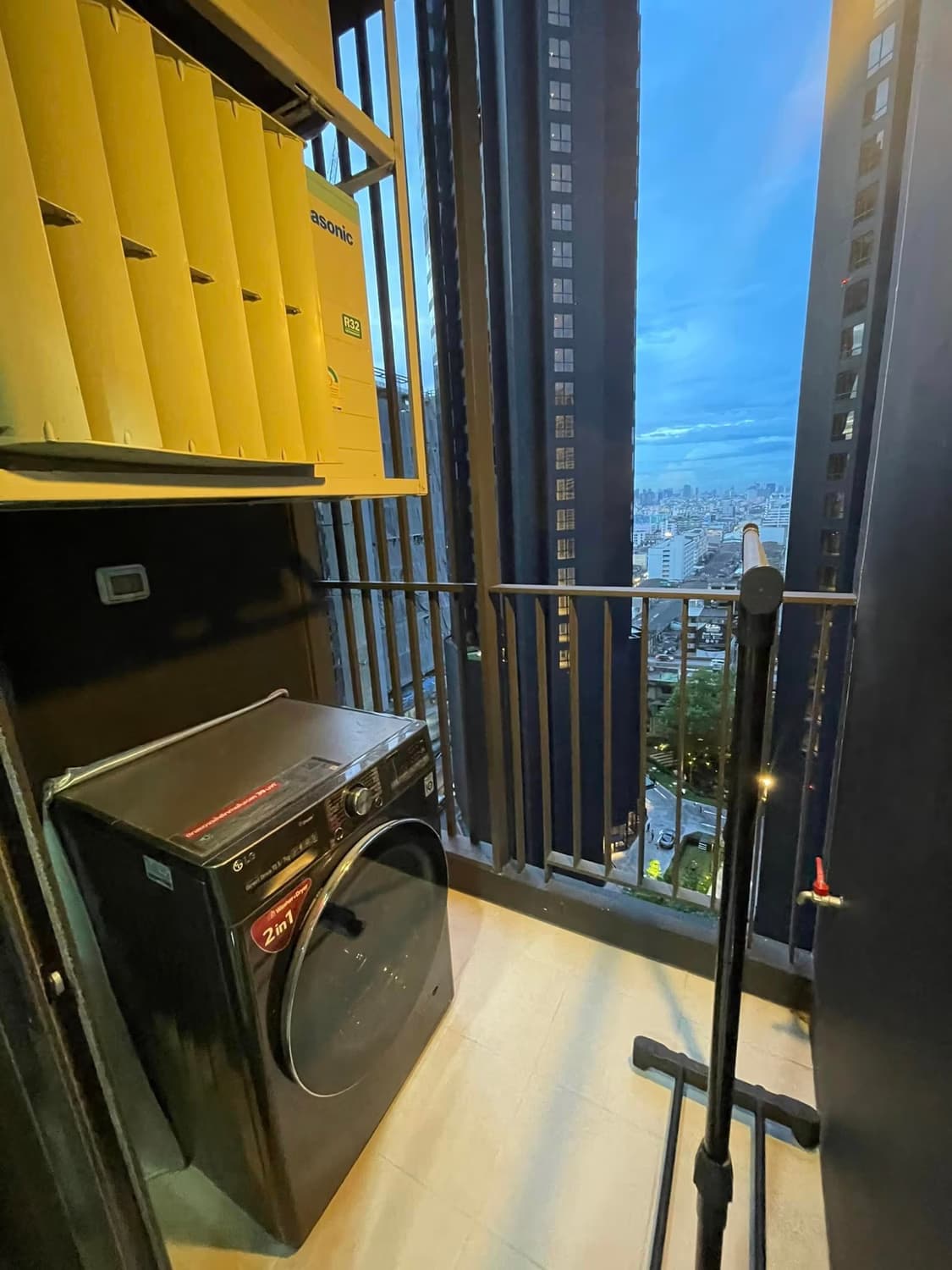 1 Bed Condo for Sale  Near Phra Ram 9 MRT - Image 5