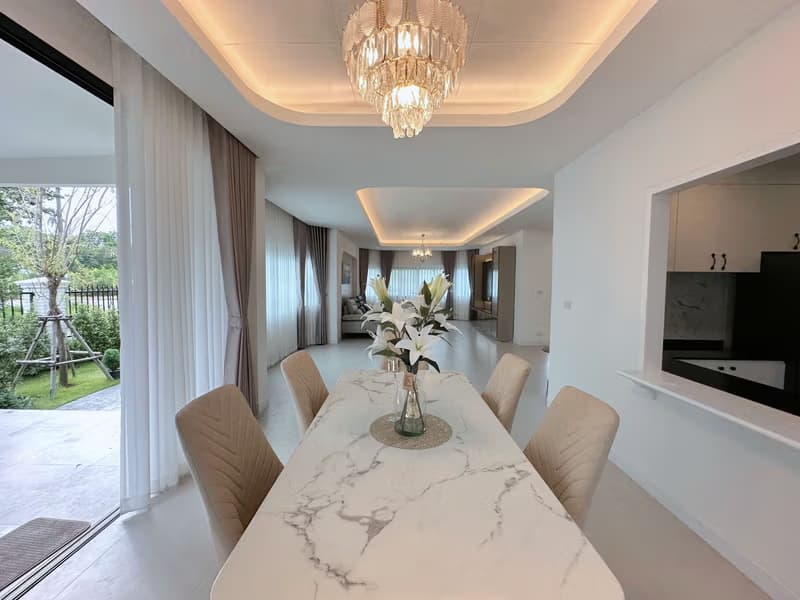 5 Bed House for Sale in San Kamphaeng