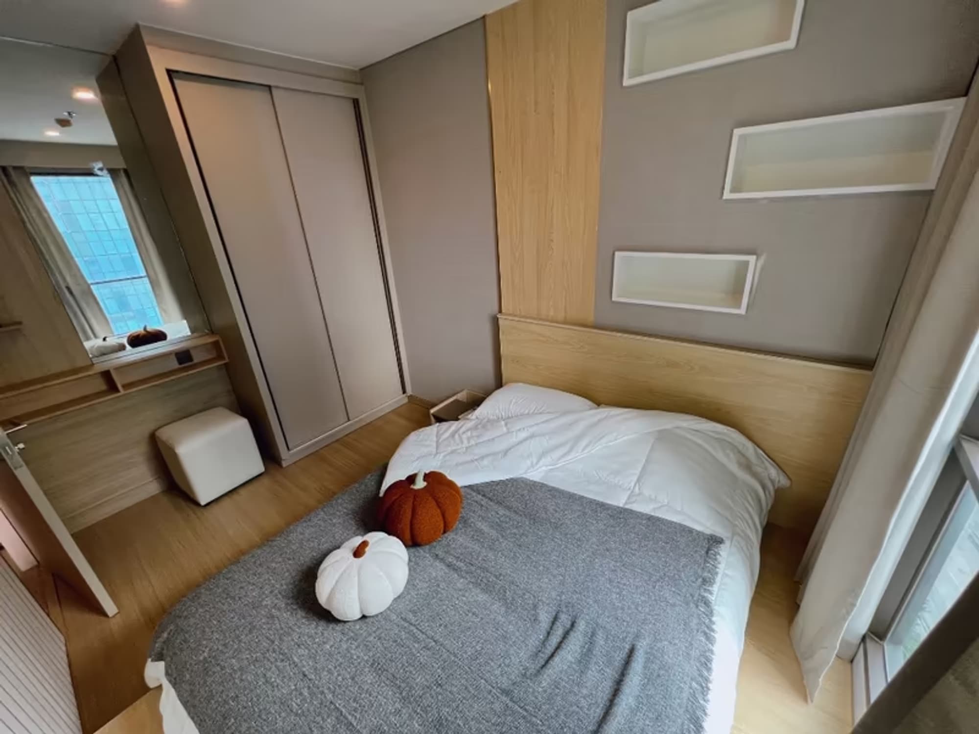  Condo for Sale at Lumpini Suites Phetchaburi-Makkasan - Image 2