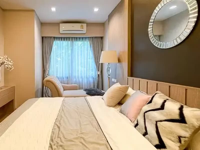 1 Bedroom Condo