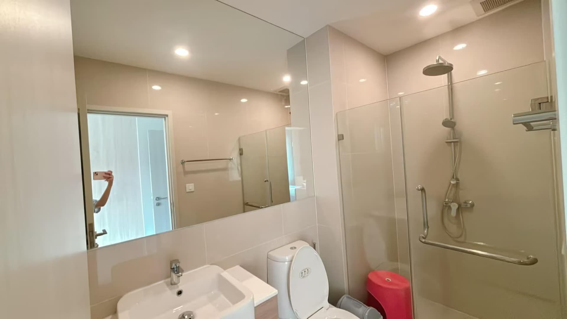 2 卧室 公寓 用于 出租 在 Huai Khwang - Image 8