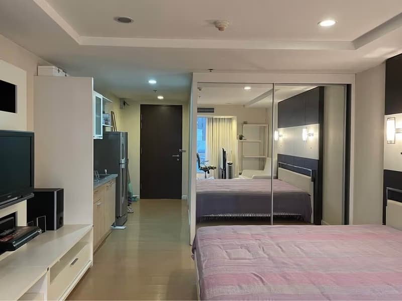 1 Bed Condo for Sale in Watthana