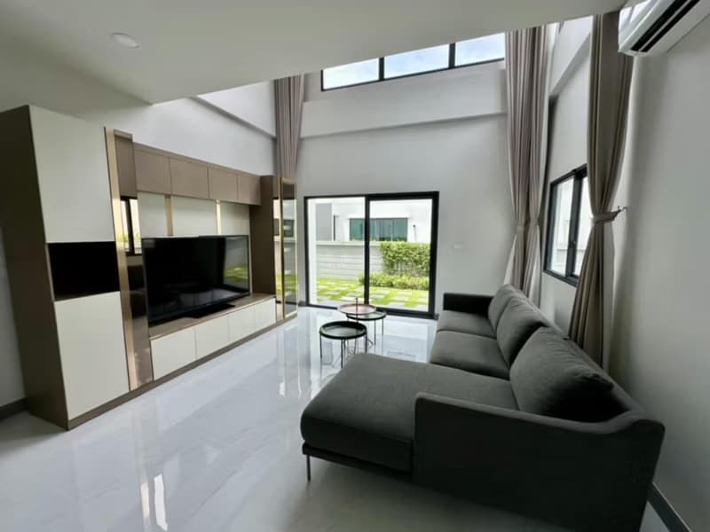 4 Bed House for Rent in Bang Phli
