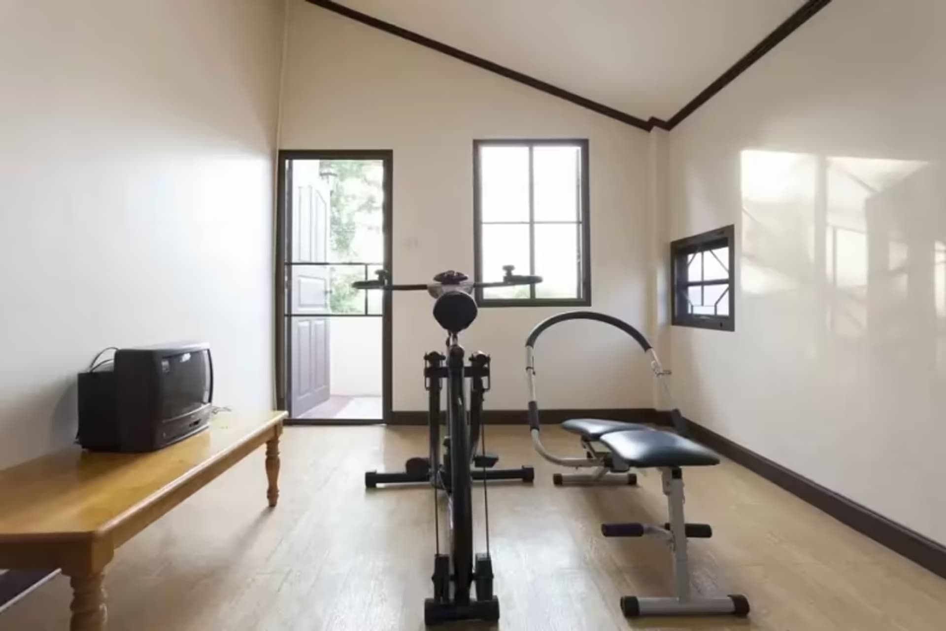 4 Bedroom House - Image 13