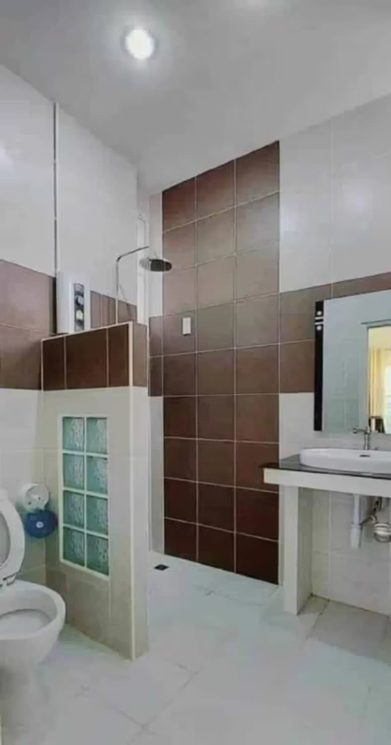 4 Bedroom House - Image 13