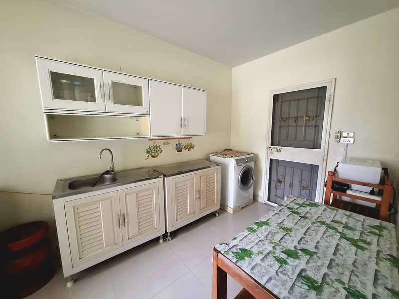 5 Bed House for Rent in San Kamphaeng