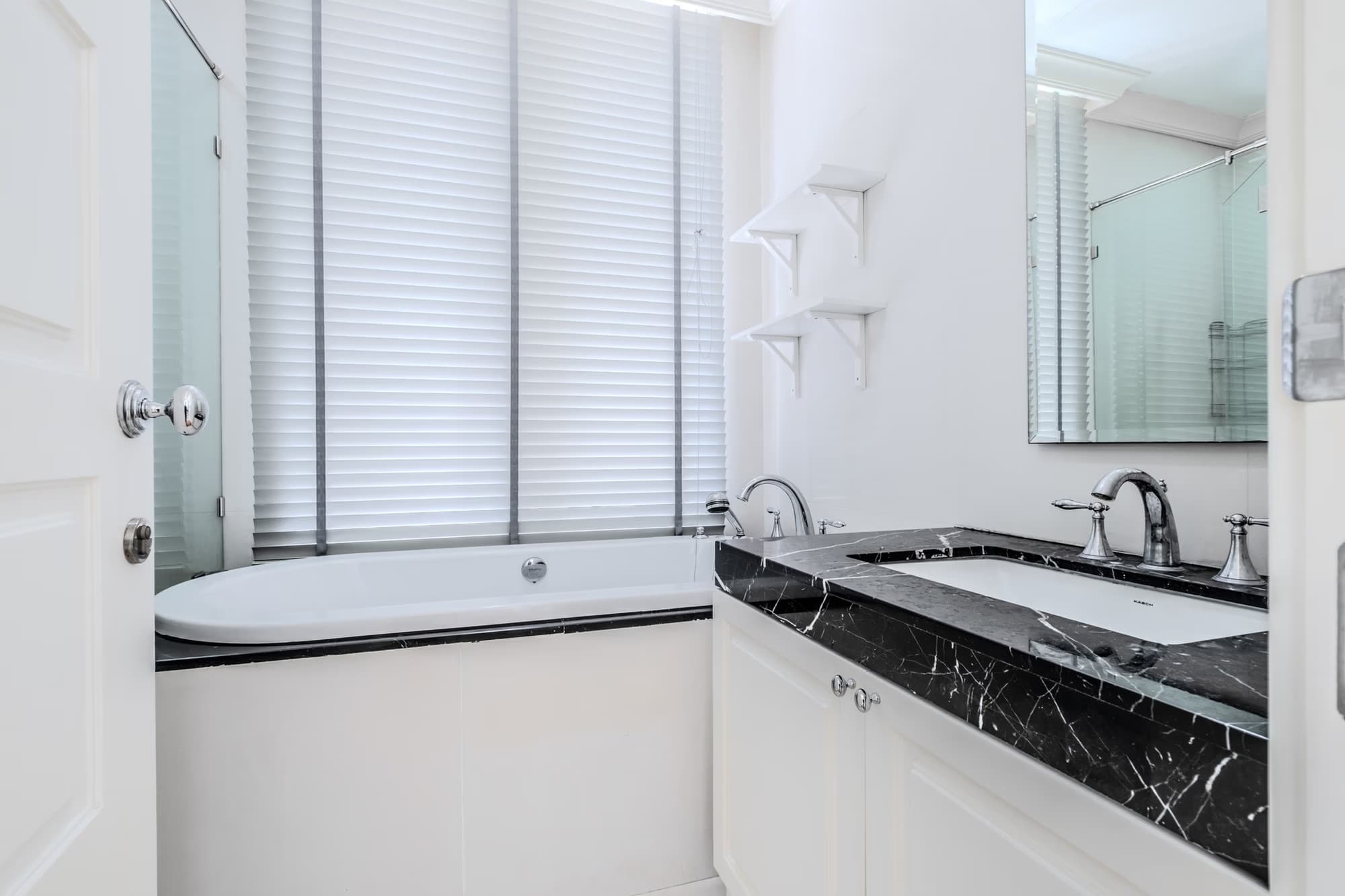 2 Bed Condo for Sale in undefined - Image 10