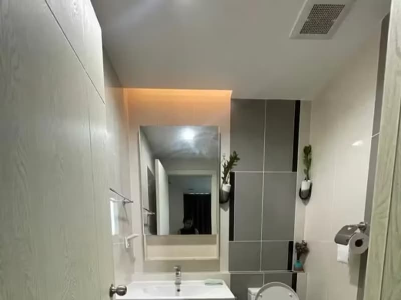 1 Bedroom Condo