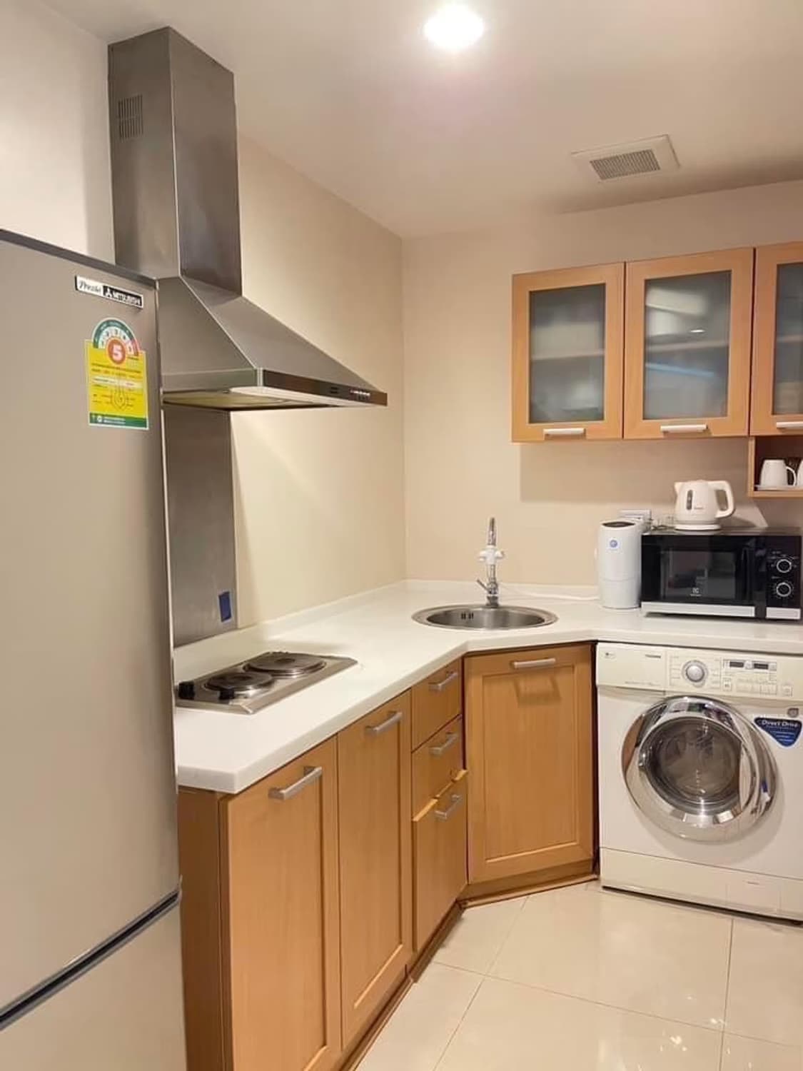 1 Bed Condo for Rent in Phaya Thai - Image 3