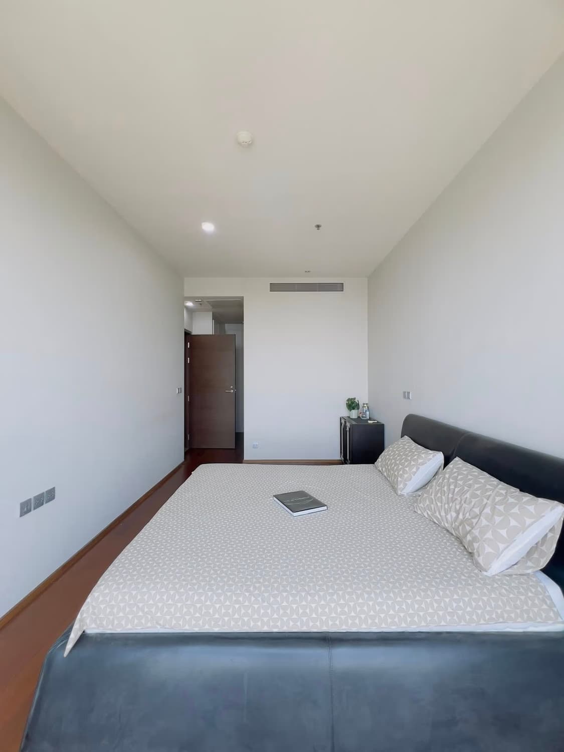 3 Bed Condo for Sale in Watthana - Image 9