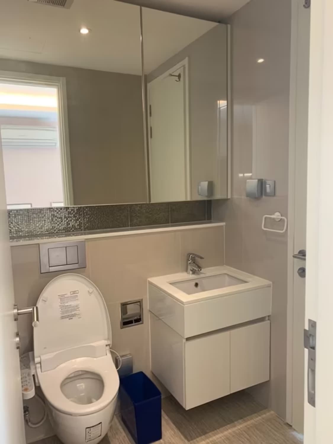 H Sukhumvit 43 Condominium - Image 1