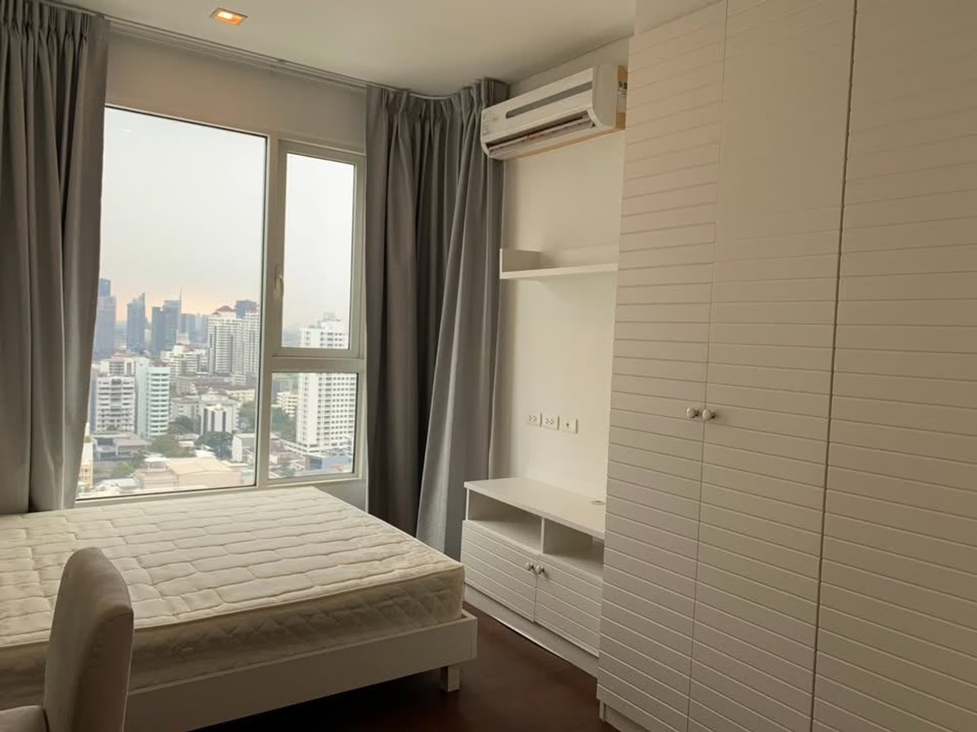 4 Bed Condo for Rent in Watthana - Image 13