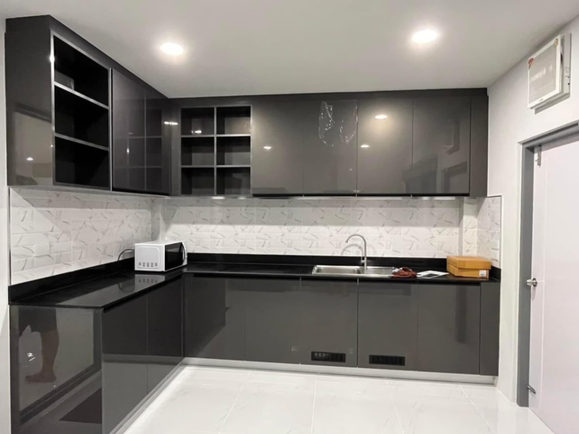 5 Bed House for Rent in Bang Phli - Image 5