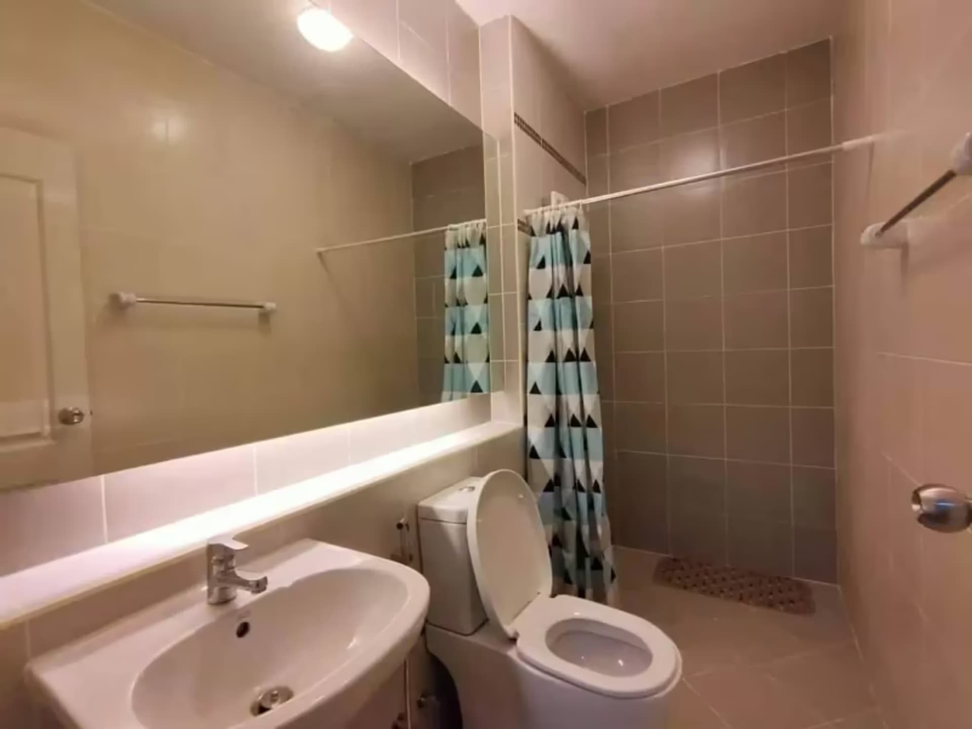 3 Bedroom House - Image 5