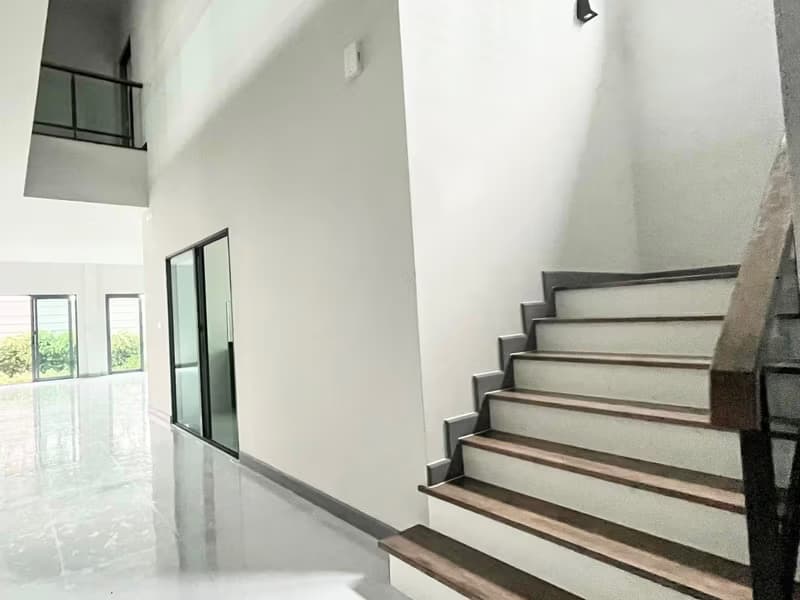 5 Bed House for Sale in Bang Phli