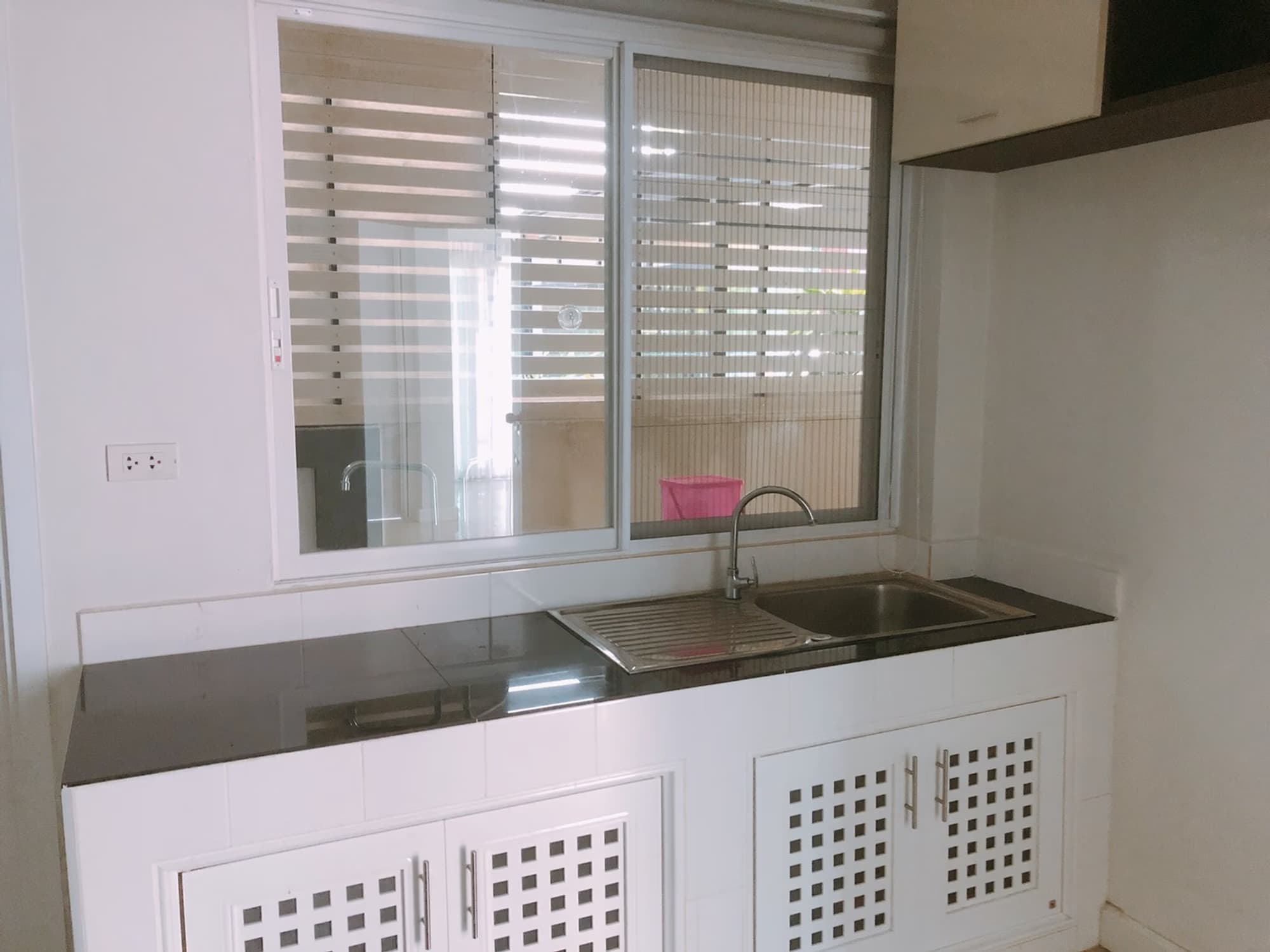 Code 1372 A single house in Harmony for rent/sale - Image 2