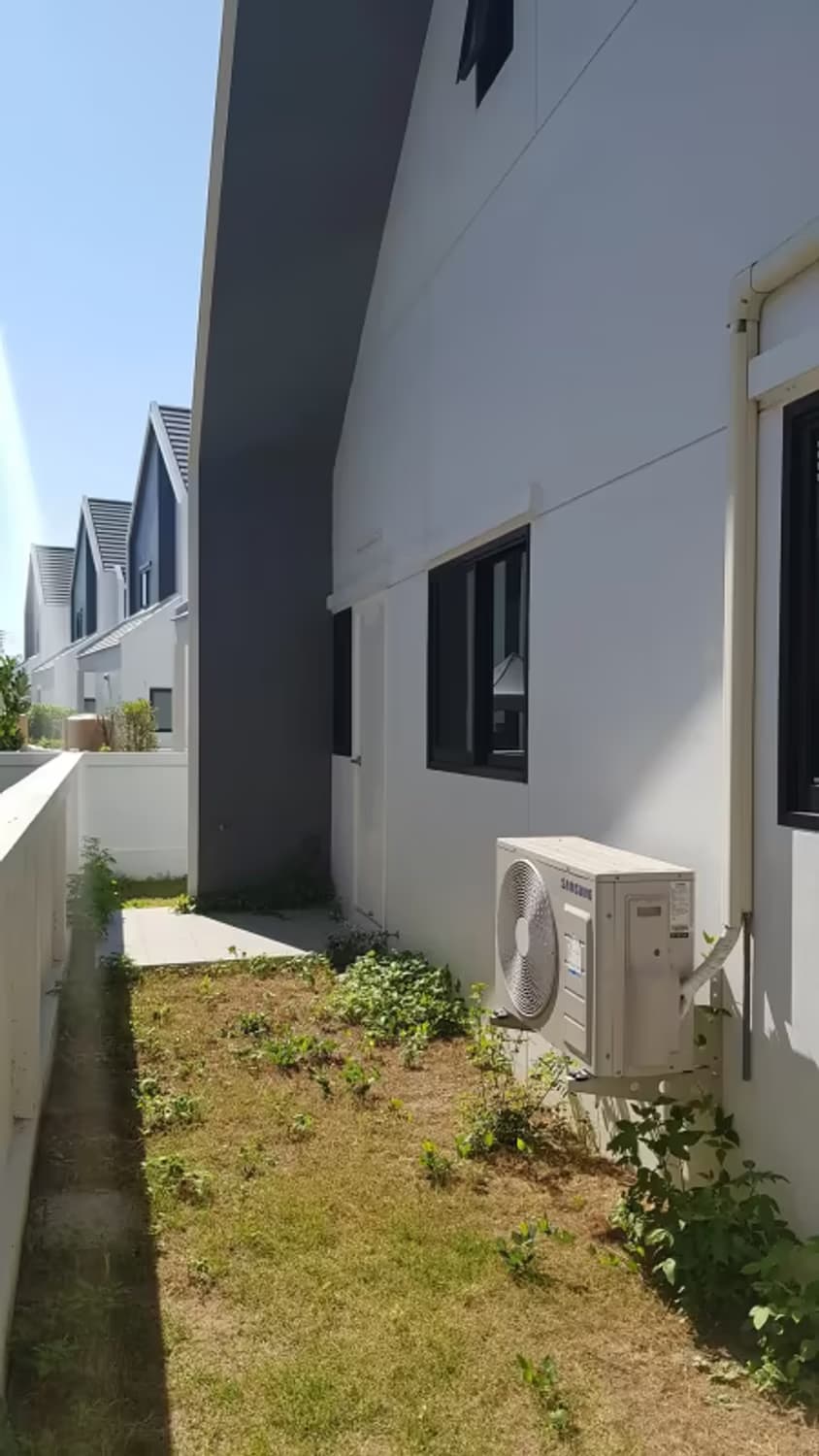 2 Bedroom House - Image 16